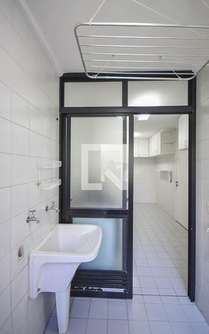 Apartamento para alugar com 121m², 3 quartos e 2 vagas Apartamento para alugar com 121m², 3 quartos e 2 vagasÁrea de serviço