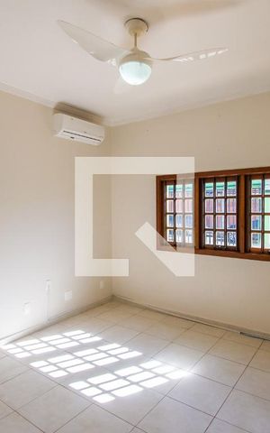 Casa à venda com 312m², 3 quartos e 3 vagas Casa à venda com 312m², 3 quartos e 3 vagasQuarto 1