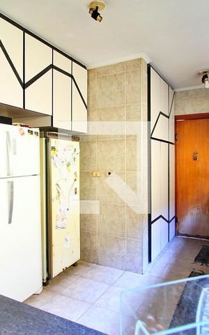Casa à venda com 322m², 4 quartos e 4 vagasCozinha