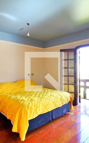 Casa à venda com 322m², 4 quartos e 4 vagasQuarto Suíte