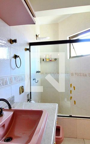 Casa à venda com 322m², 4 quartos e 4 vagasBanheiro