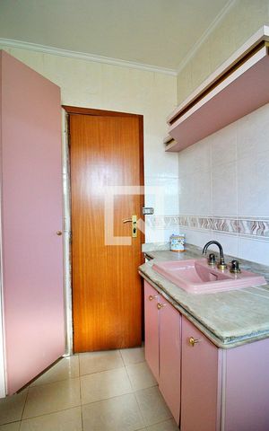 Casa à venda com 322m², 4 quartos e 4 vagasBanheiro