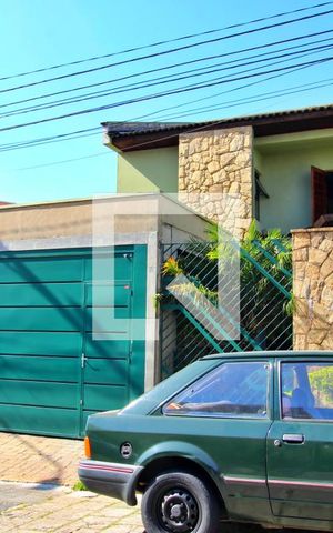 Casa à venda com 322m², 4 quartos e 4 vagasFachada
