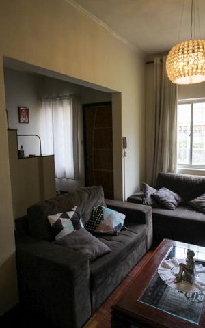 Casa de condomínio à venda com 340m², 4 quartos e 2 vagas Casa de condomínio à venda com 340m², 4 quartos e 2 vagasSala de Estar