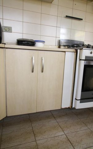 Casa de condomínio à venda com 340m², 4 quartos e 2 vagas Casa de condomínio à venda com 340m², 4 quartos e 2 vagasCozinha - Armários