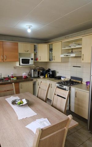 Casa de condomínio à venda com 340m², 4 quartos e 2 vagas Casa de condomínio à venda com 340m², 4 quartos e 2 vagasCozinha