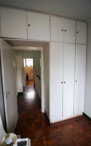 Casa de condomínio à venda com 340m², 4 quartos e 2 vagas Casa de condomínio à venda com 340m², 4 quartos e 2 vagasQuarto