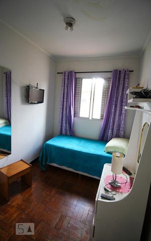 Casa de condomínio à venda com 340m², 4 quartos e 2 vagas Casa de condomínio à venda com 340m², 4 quartos e 2 vagasQuarto
