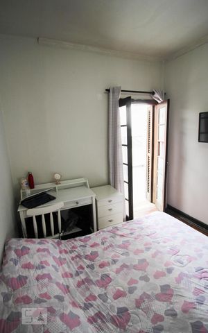 Casa de condomínio à venda com 340m², 4 quartos e 2 vagas Casa de condomínio à venda com 340m², 4 quartos e 2 vagasQuarto 2