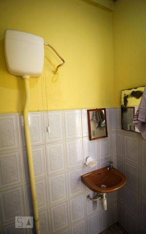 Casa de condomínio à venda com 340m², 4 quartos e 2 vagas Casa de condomínio à venda com 340m², 4 quartos e 2 vagasBanheiro