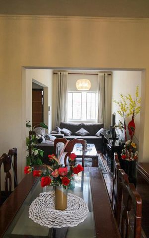 Casa de condomínio à venda com 340m², 4 quartos e 2 vagas Casa de condomínio à venda com 340m², 4 quartos e 2 vagasSala de Estar