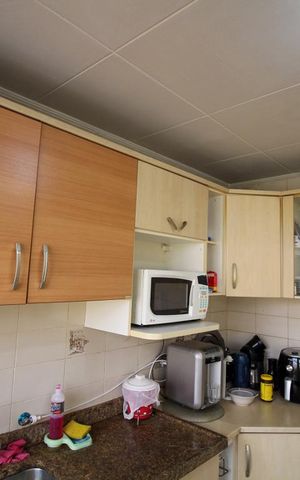Casa de condomínio à venda com 340m², 4 quartos e 2 vagas Casa de condomínio à venda com 340m², 4 quartos e 2 vagasCozinha - Armários