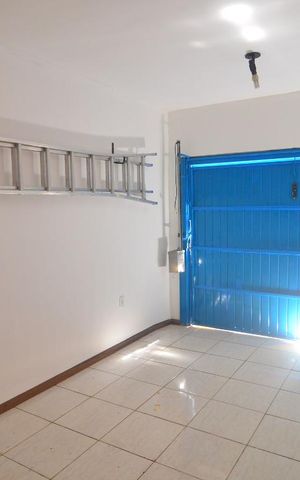 Casa à venda com 300m², 2 quartos e 1 vagaGaragem