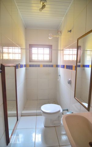 Casa à venda com 300m², 2 quartos e 1 vagaBanheiro social