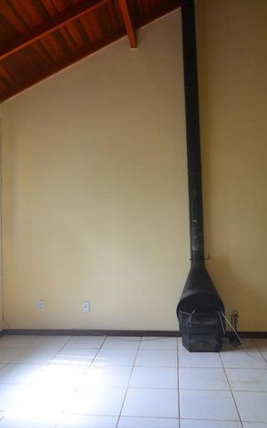 Casa à venda com 300m², 2 quartos e 1 vagaSala