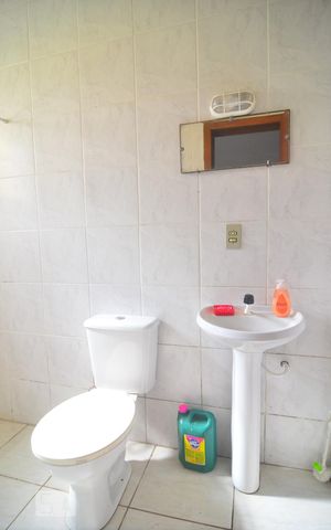 Casa à venda com 300m², 2 quartos e 1 vagaBanheiro social