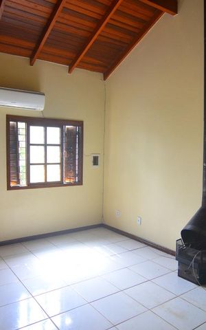 Casa à venda com 300m², 2 quartos e 1 vagaSala