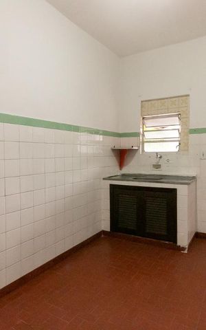 Casa à venda com 356m², 2 quartos e sem vaga Casa à venda com 356m², 2 quartos e sem vagaCozinha