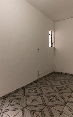 Casa à venda com 356m², 2 quartos e sem vaga Casa à venda com 356m², 2 quartos e sem vagaSala