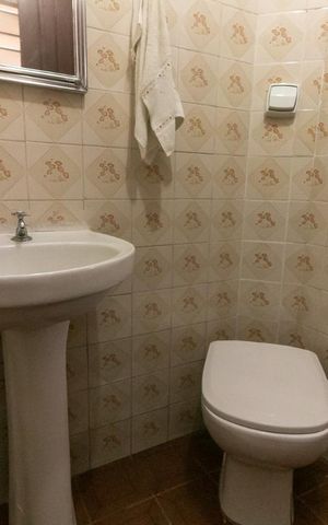 Casa à venda com 356m², 2 quartos e sem vaga Casa à venda com 356m², 2 quartos e sem vagaBanheiro