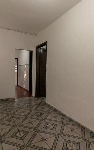 Casa à venda com 356m², 2 quartos e sem vaga Casa à venda com 356m², 2 quartos e sem vagaSala