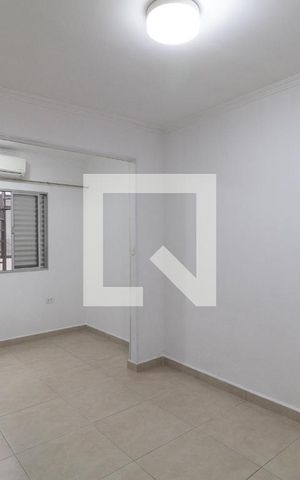 Casa à venda com 330m², 3 quartos e 4 vagas Casa à venda com 330m², 3 quartos e 4 vagasQuarto 2