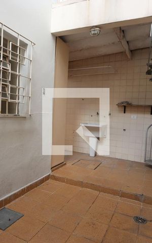 Casa à venda com 250m², 3 quartos e 2 vagasQuintal