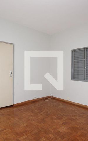 Casa à venda com 250m², 3 quartos e 2 vagasSuíte