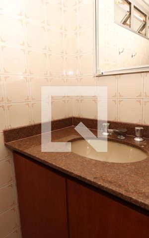 Casa à venda com 250m², 3 quartos e 2 vagasBanheiro da Suíte
