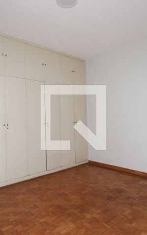 Casa à venda com 250m², 3 quartos e 2 vagasSuíte