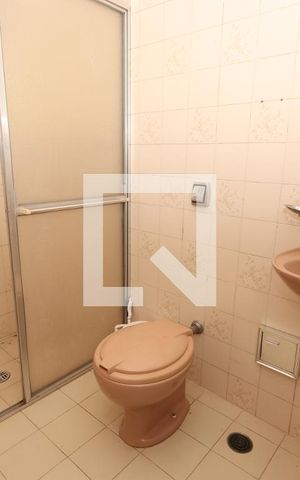 Casa à venda com 250m², 3 quartos e 2 vagasBanheiro de serviço 2