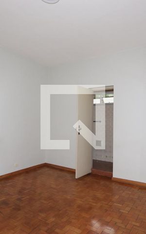 Casa à venda com 250m², 3 quartos e 2 vagasSuíte