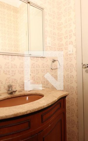 Casa à venda com 250m², 3 quartos e 2 vagasLavabo
