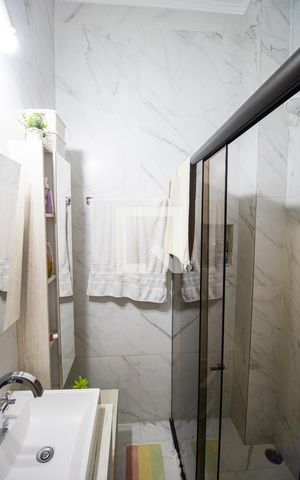 Casa à venda com 250m², 3 quartos e 2 vagas Casa à venda com 250m², 3 quartos e 2 vagasBanheiro 2