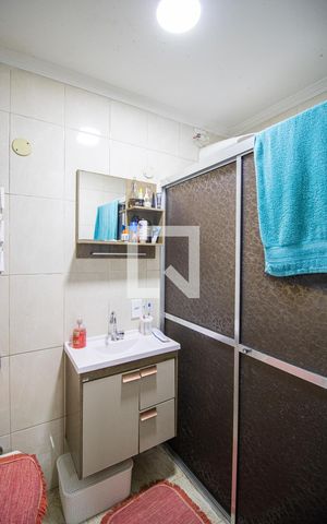 Casa à venda com 250m², 3 quartos e 2 vagas Casa à venda com 250m², 3 quartos e 2 vagasBanheiro da Suíte