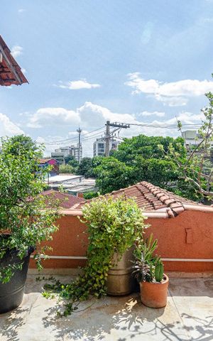 Casa para alugar com 130m², 3 quartos e 2 vagas Casa para alugar com 130m², 3 quartos e 2 vagasVaranda