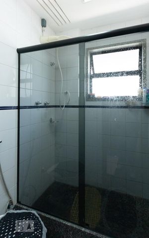 Casa de condomínio à venda com 256m², 4 quartos e 4 vagasBanheiro