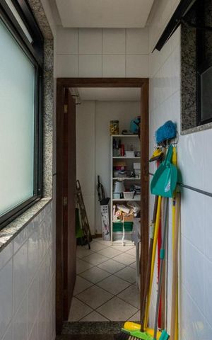 Casa de condomínio à venda com 256m², 4 quartos e 4 vagasÁrea de Serviço