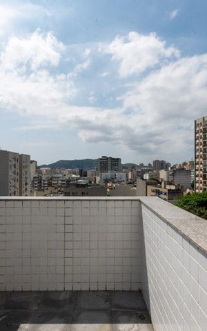 Casa de condomínio à venda com 256m², 4 quartos e 4 vagasVaranda Quarto 2