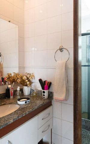 Casa de condomínio à venda com 256m², 4 quartos e 4 vagasBanheiro