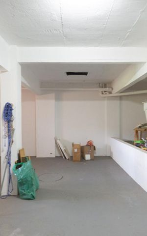 Casa de condomínio à venda com 256m², 4 quartos e 4 vagasSubsolo cisternas