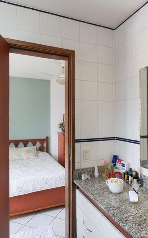 Casa de condomínio à venda com 256m², 4 quartos e 4 vagasBanheiro Suíte