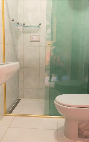 Casa à venda com 300m², 4 quartos e 2 vagasBanheiro