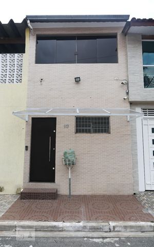 Casa à venda com 300m², 4 quartos e 2 vagasFachada