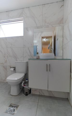 Apartamento para alugar com 76m², 2 quartos e 1 vaga Apartamento para alugar com 76m², 2 quartos e 1 vagaBanheiro