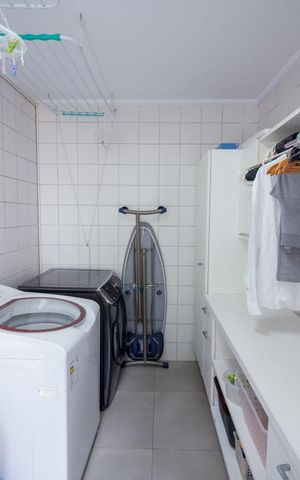 Casa à venda com 350m², 3 quartos e 4 vagas Casa à venda com 350m², 3 quartos e 4 vagasLavanderia