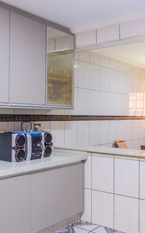 Casa à venda com 188m², 4 quartos e 2 vagas Casa à venda com 188m², 4 quartos e 2 vagasCozinha