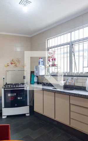 Casa à venda com 350m², 4 quartos e 5 vagas Casa à venda com 350m², 4 quartos e 5 vagasCozinha
