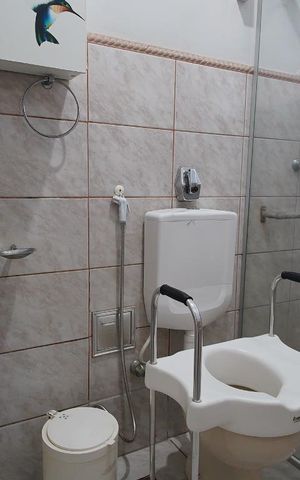 Casa à venda com 340m², 5 quartos e 3 vagasBanheiro