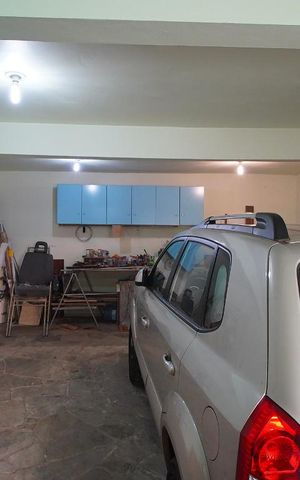 Casa à venda com 340m², 5 quartos e 3 vagasGaragem